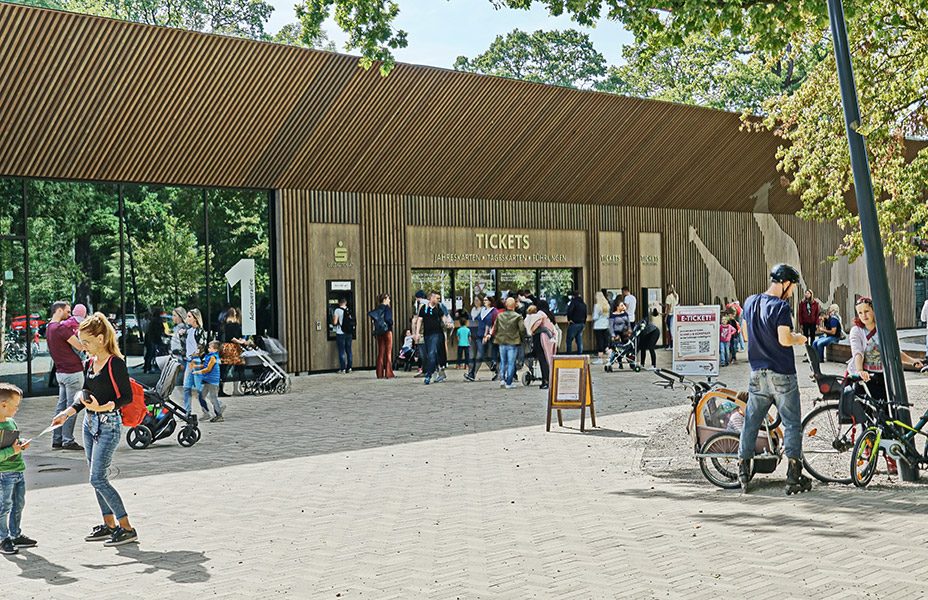 Erlebnis-Zoo Hannover – Beleuchtung des Eingangsbereiches
